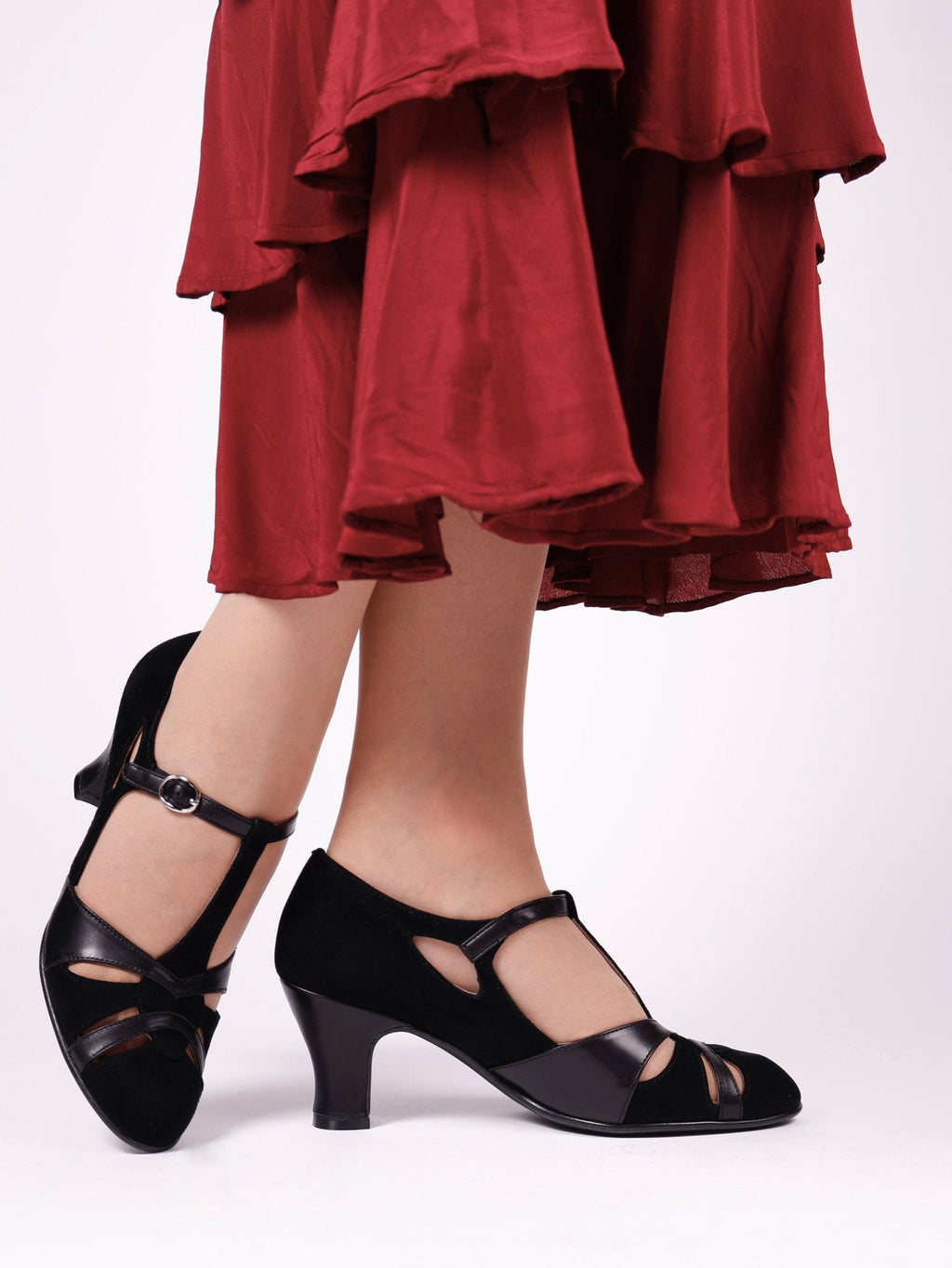 1930s evening shoe with T-strap - Black - Wilma